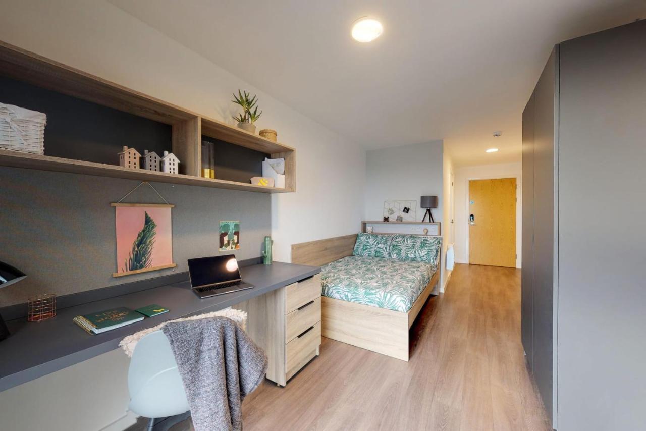 Private Bedrooms With Shared Kitchen, Studios And Apartments At Canvas Glasgow Near The City Centre For Students Only Eksteriør billede